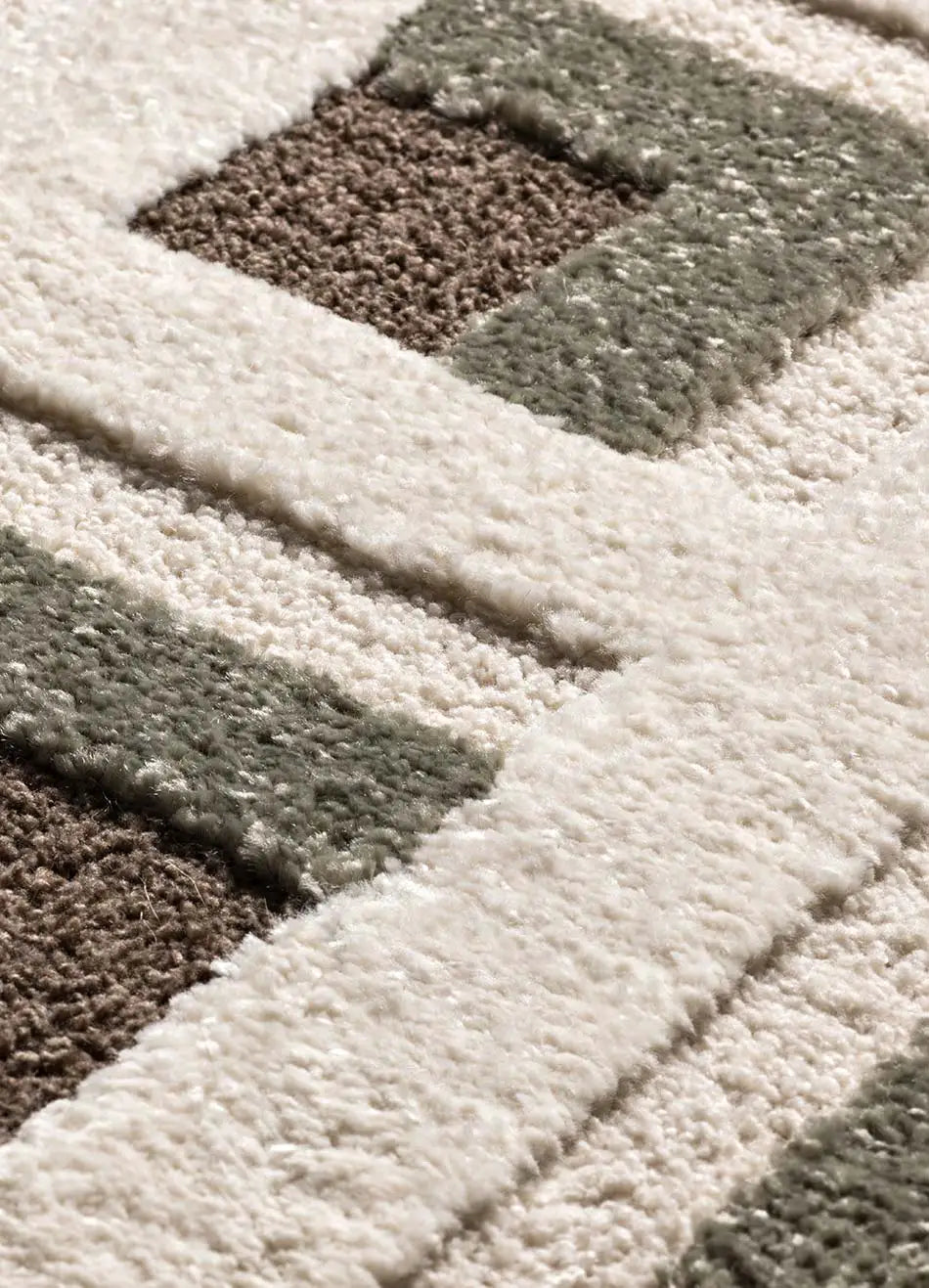 Alfombra geométrica detalle Candela 2450 Marrón Atticgo