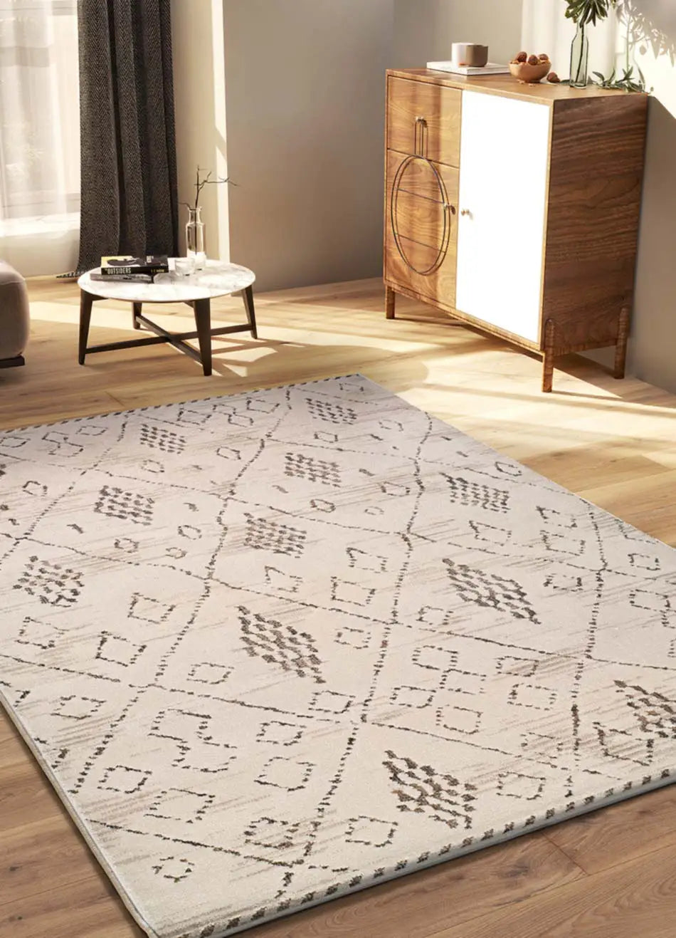 Alfombra de salón étnica en crema y marrón Ceres 54008 Atticgo