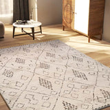 Alfombra de salón étnica en crema y marrón Ceres 54008 Atticgo