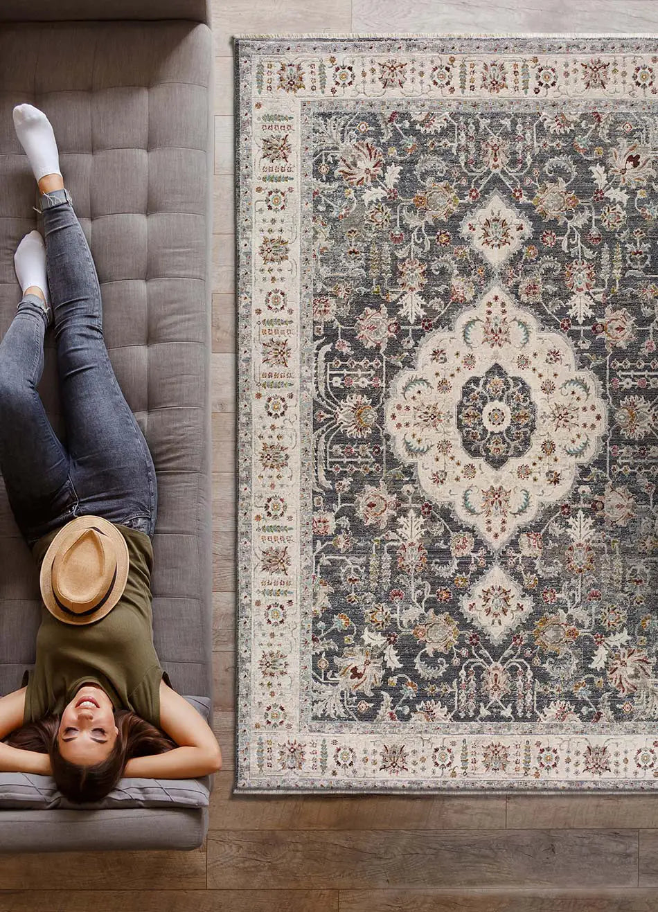 Alfombra salón vintage con flecos Keshan Gris 52013 Atticgo