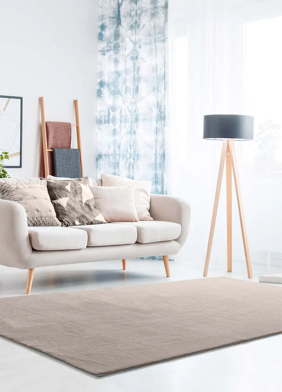 Alfombra a medida Loft Liso Piedra ambiente | Atticgo