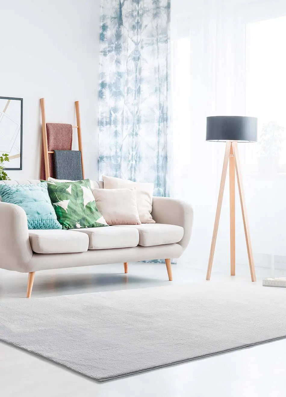 Alfombra a medida Loft Liso Plata ambiente | Atticgo