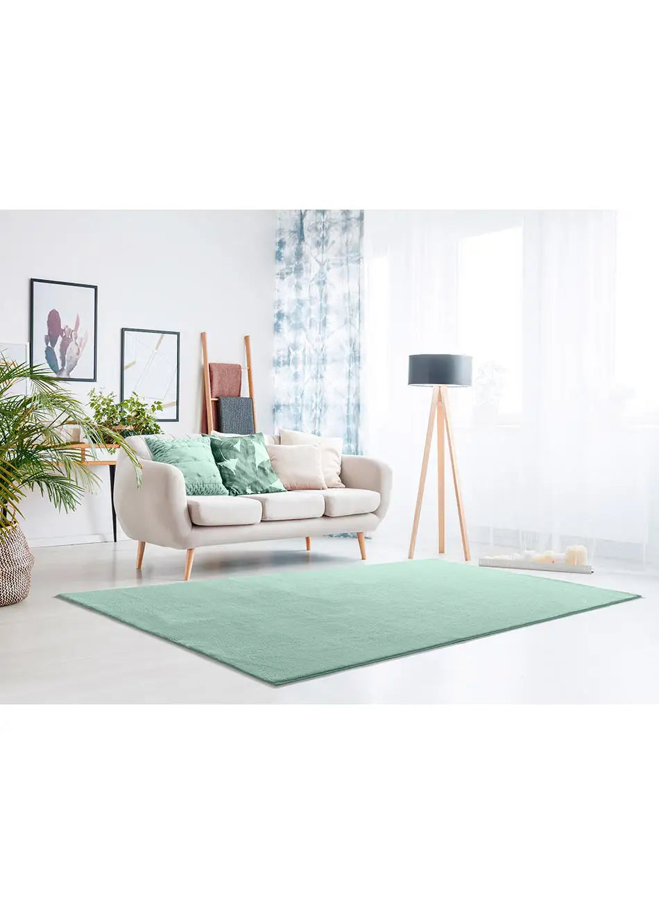 Alfombra a medida Loft Liso Verde en el salón | Atticgo