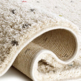 Alfombra shaggy doblada crema con puntos multicolor Lush Dottie Atticgo