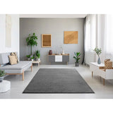 Alfombra a medida Montana Liso Gris en el salón | Atticgo