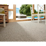Alfombra a medida de exterior Natura 4501 Gris claro en salón | Atticgo