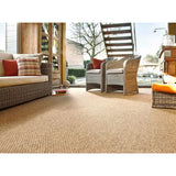 Alfombra a medida de exterior Natura 4508 Marrón en salón | Atticgo