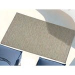 Alfombra a medida de exterior Rainbow 8201 Azul en terraza | Atticgo