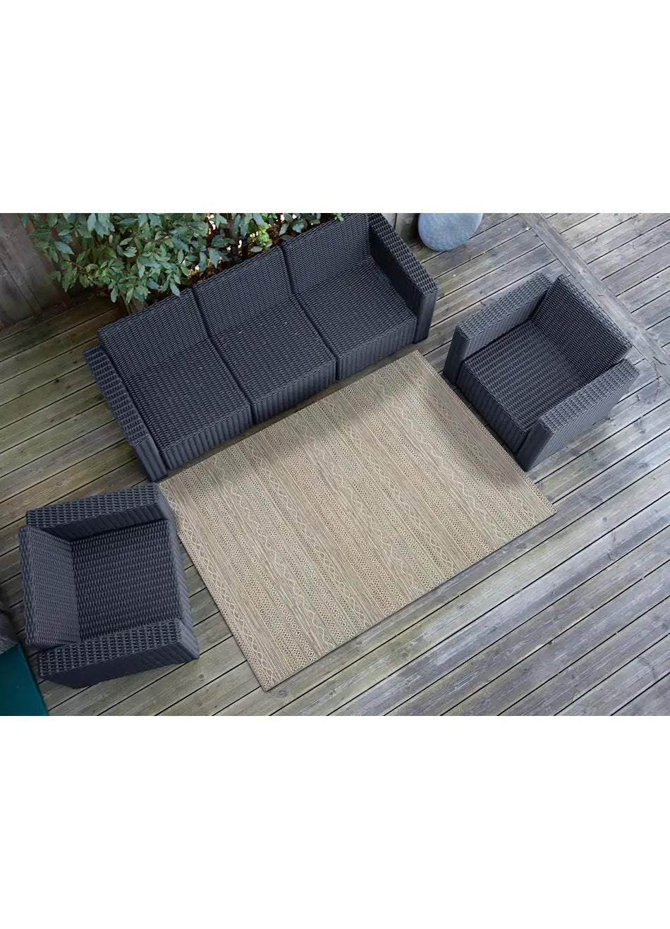 Alfombra a medida de exterior Rainbow 8217 Blanco en terraza | Atticgo