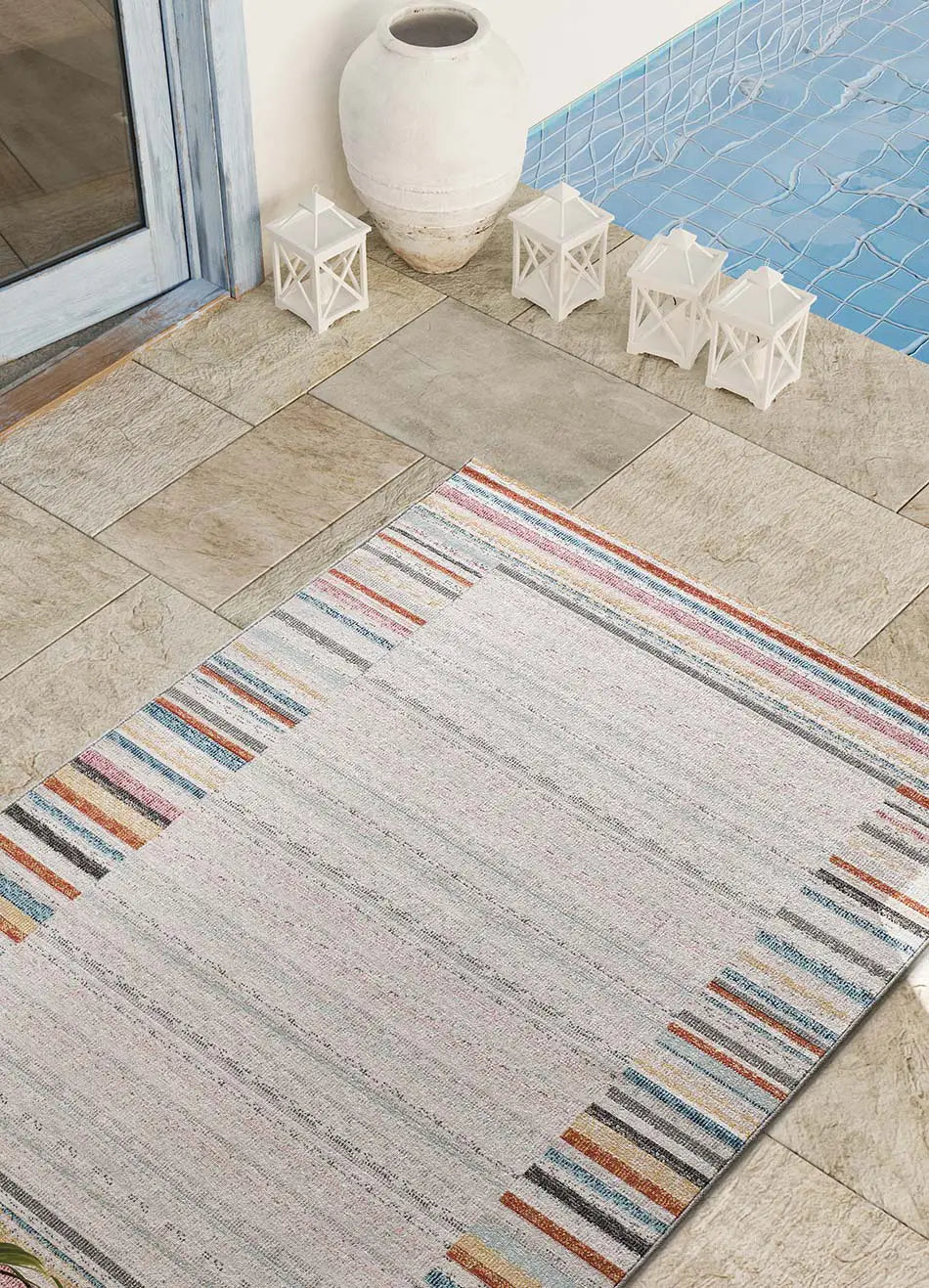 Atticgo Alfombra de exterior geométrica Samara 54573 Multicolor ambiente