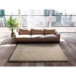 Alfombra shaggy reciclada beige en salón | Atticgo