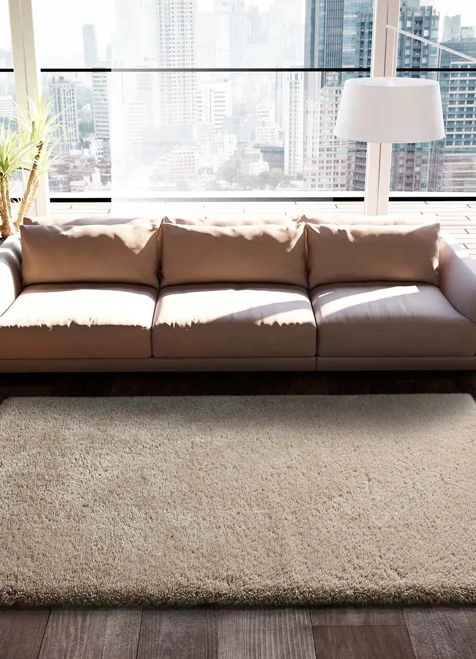 Alfombra shaggy reciclada beige ambiente | Atticgo