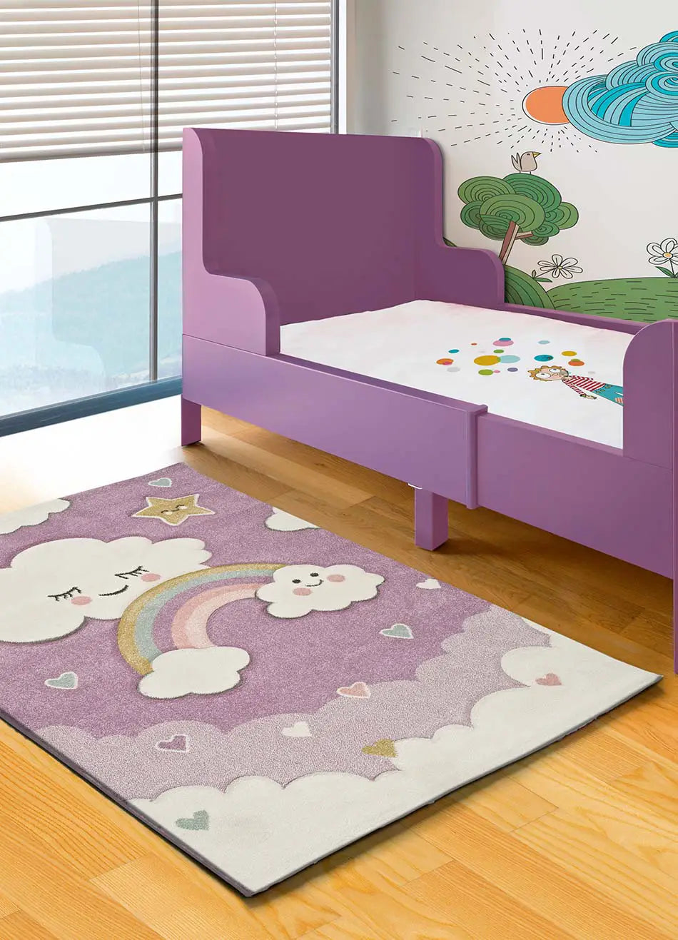 Alfombra infantil con nuebes y arcoiris en lila Toys 22729 en ambiente | Atticgo